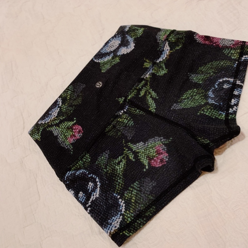 Lulu Lemon High Rise Short